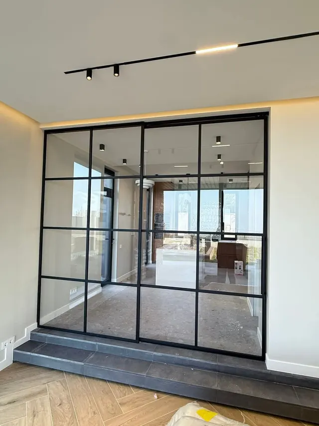 PORTA PLUS — მინის ტიხარი